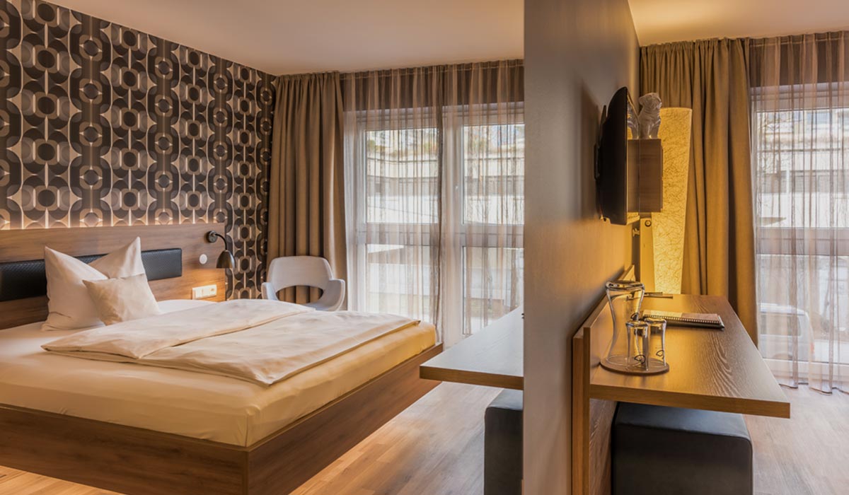 5e1717ab9825cf0fa63b92e1_5dc557f11bbd386b9c5fa3ad_1bav_1200x700-0